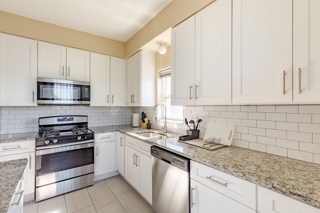 #1534: Wicker Park - Full Bedroom C - 9