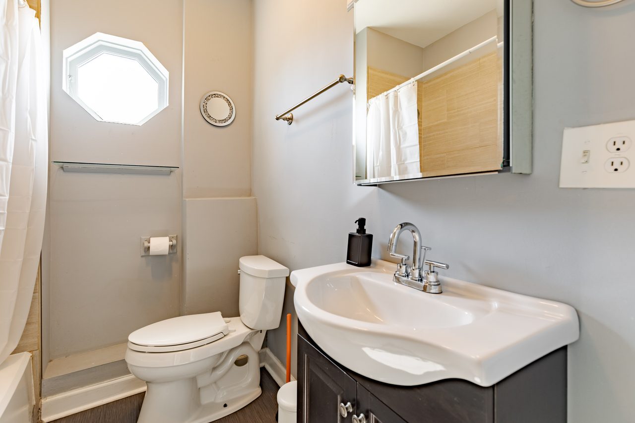 #1534: Wicker Park - Full Bedroom A - 23