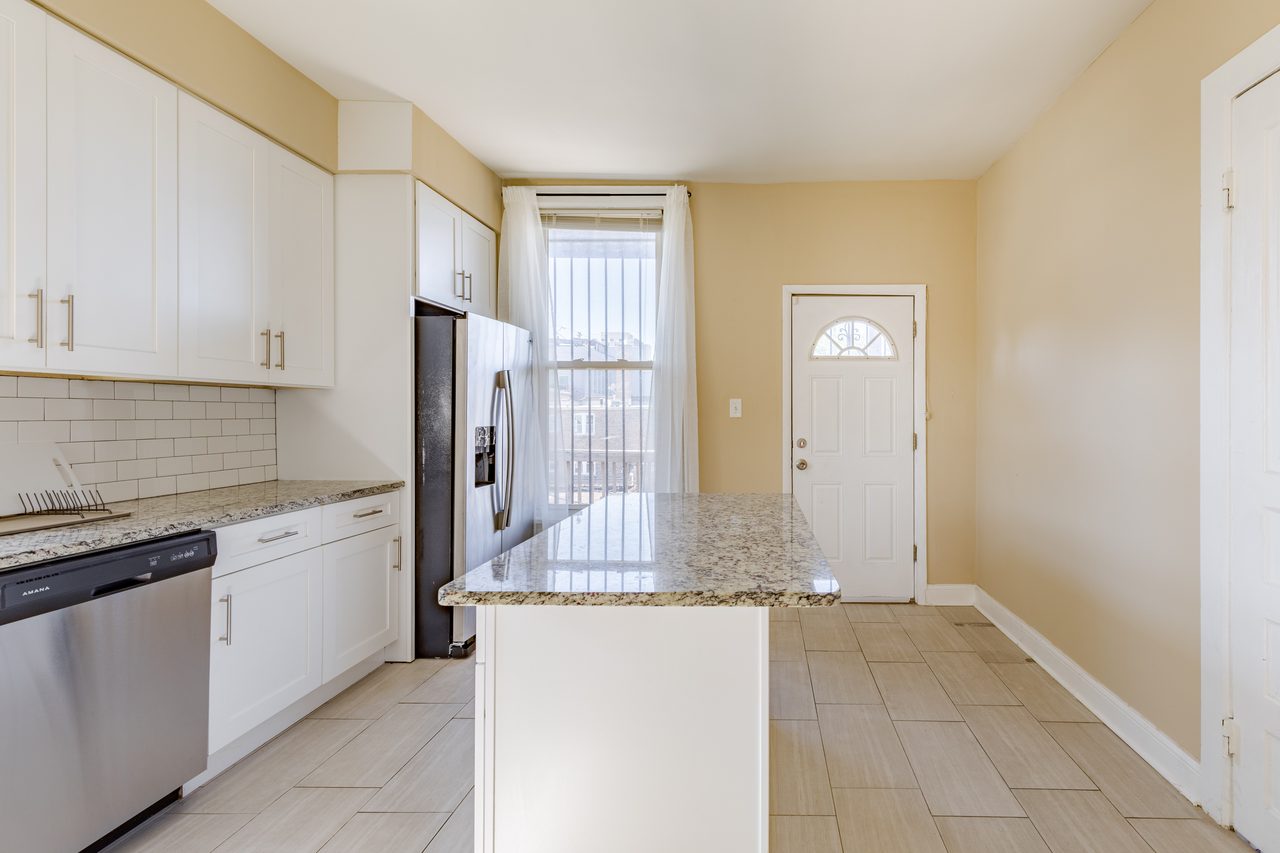#1534: Wicker Park - Full Bedroom A - 3