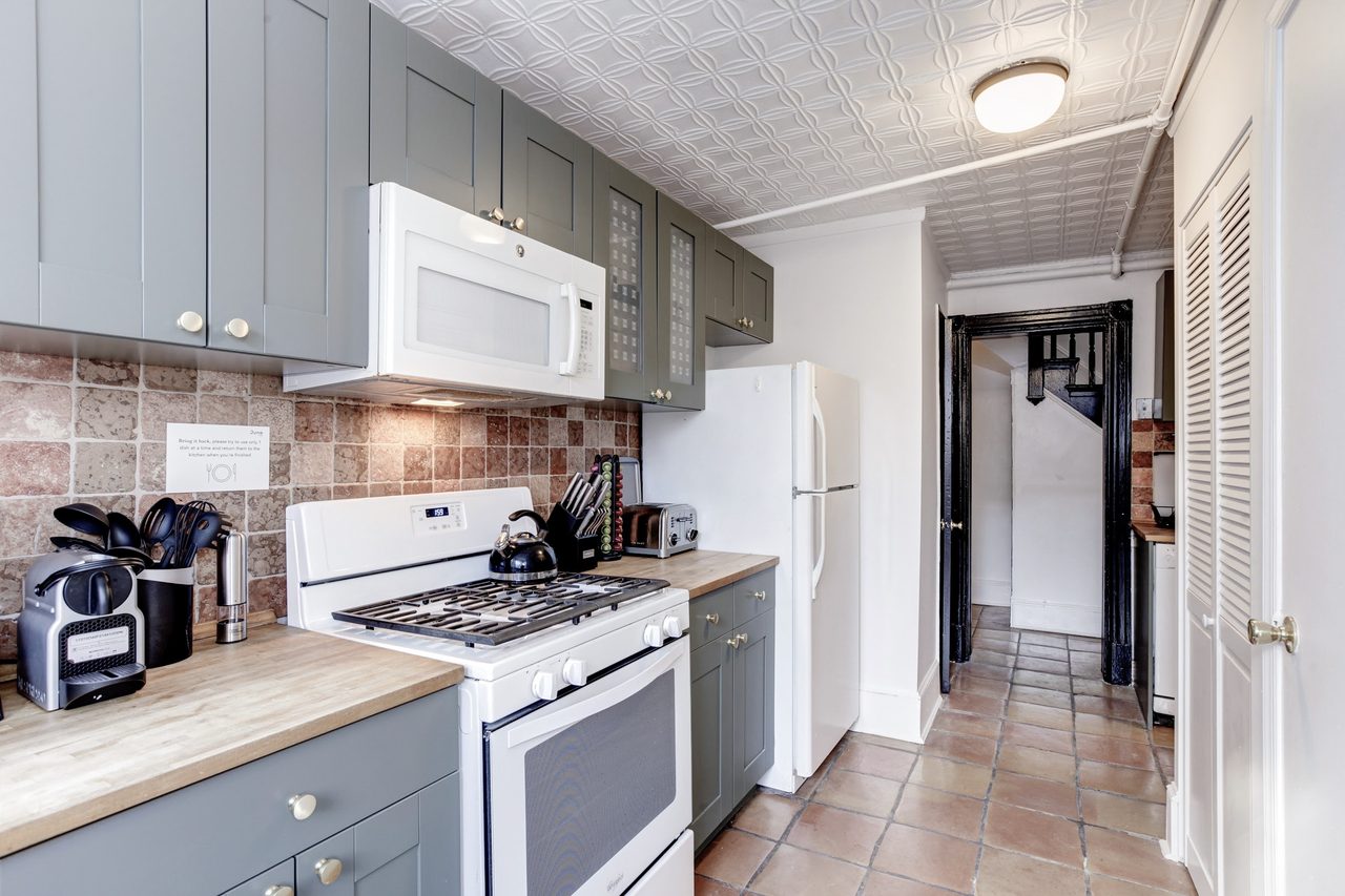  #176: Capitol Hill - Queen Bedroom 1A  -  #176: Capitol Hill  - Gallery -  6