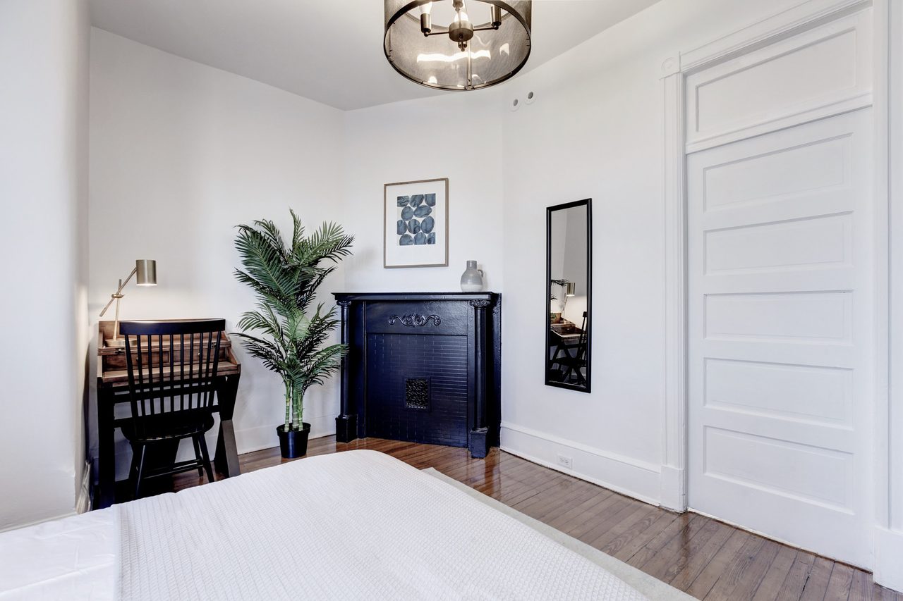  #176: Capitol Hill - Queen Bedroom 1A  -  #176: Capitol Hill  - Gallery -  1