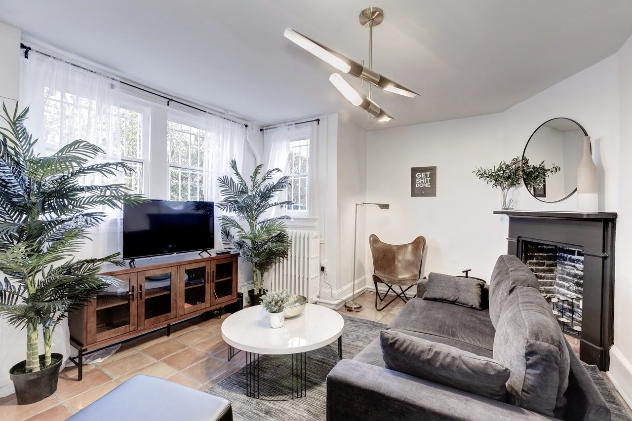  #176: Capitol Hill - Queen Bedroom 1B  -  #176: Capitol Hill  - Gallery -  3