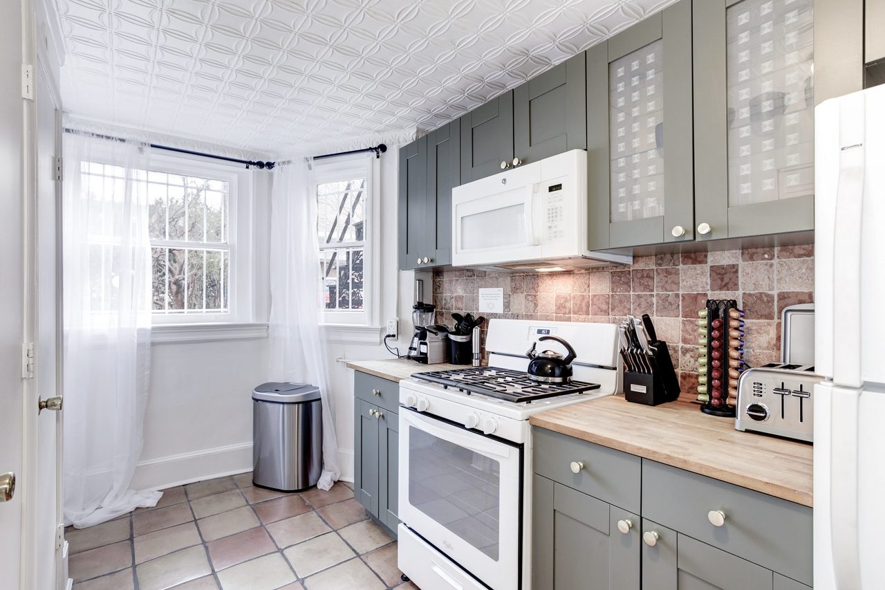  #176: Capitol Hill - Queen Bedroom 1B  -  #176: Capitol Hill  - Gallery -  5