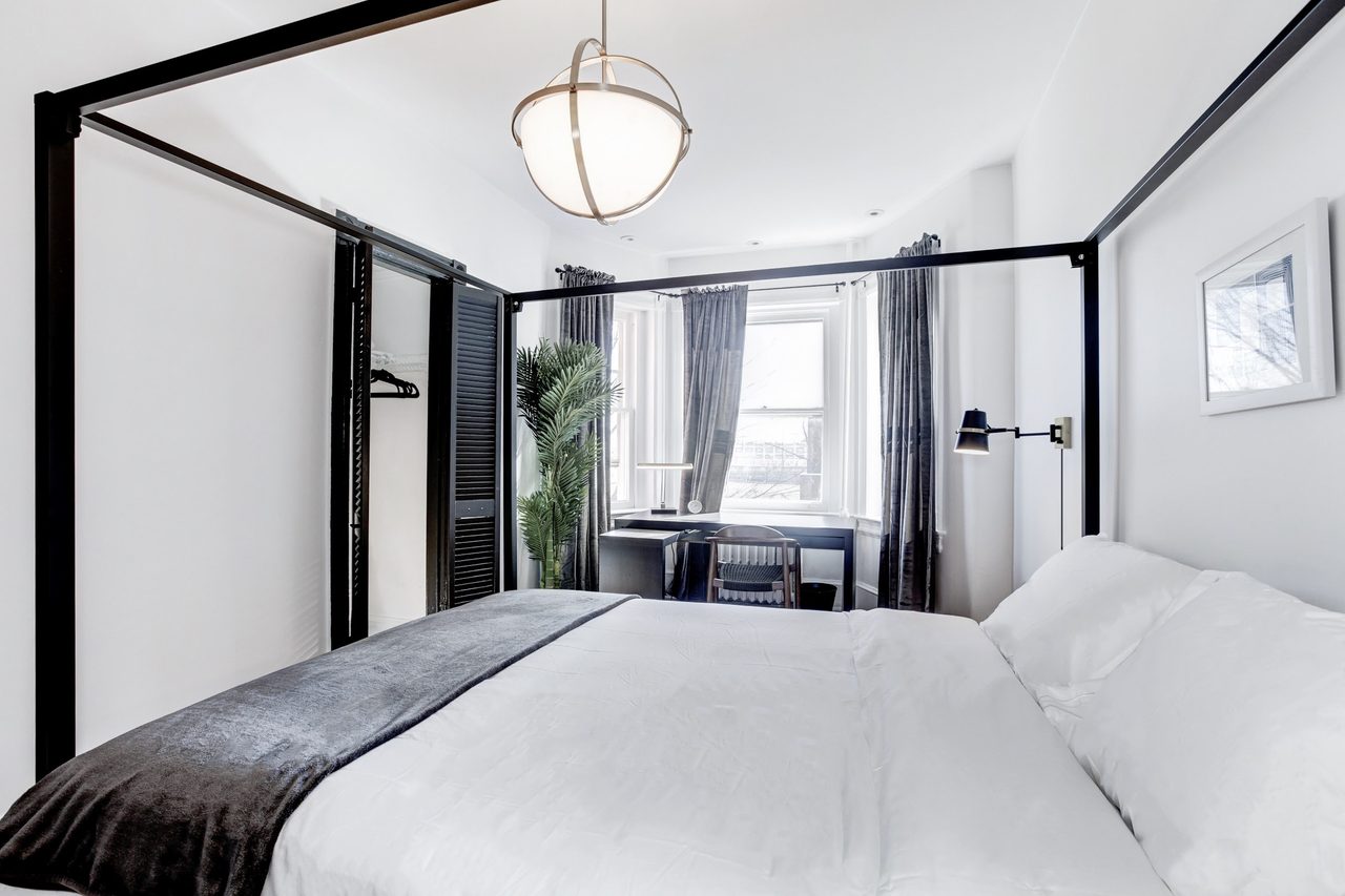  #176: Capitol Hill - Queen Bedroom 2B  -  #176: Capitol Hill  - Gallery -  2