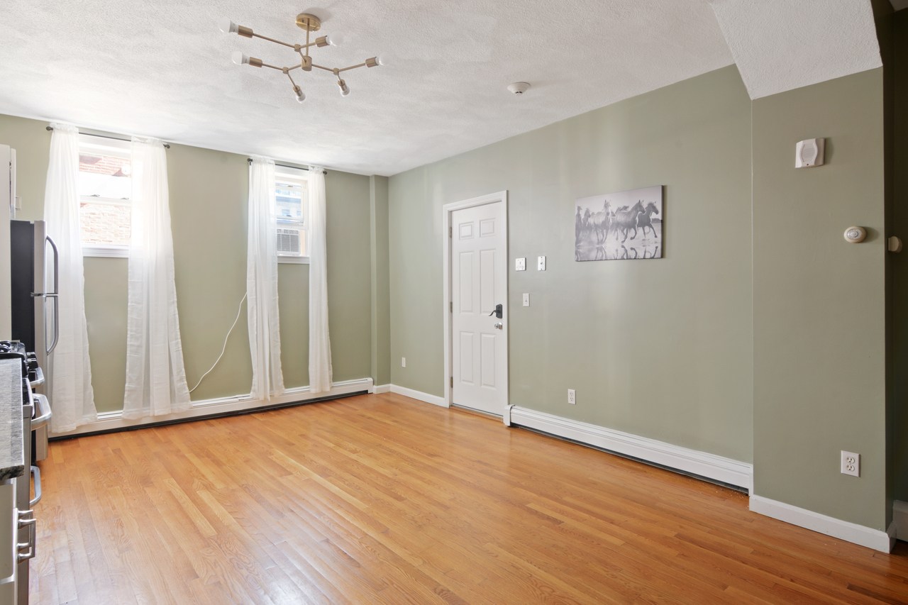  #474: North End - 1 Bedroom (Full)  -  #474: North End  - Gallery -  12