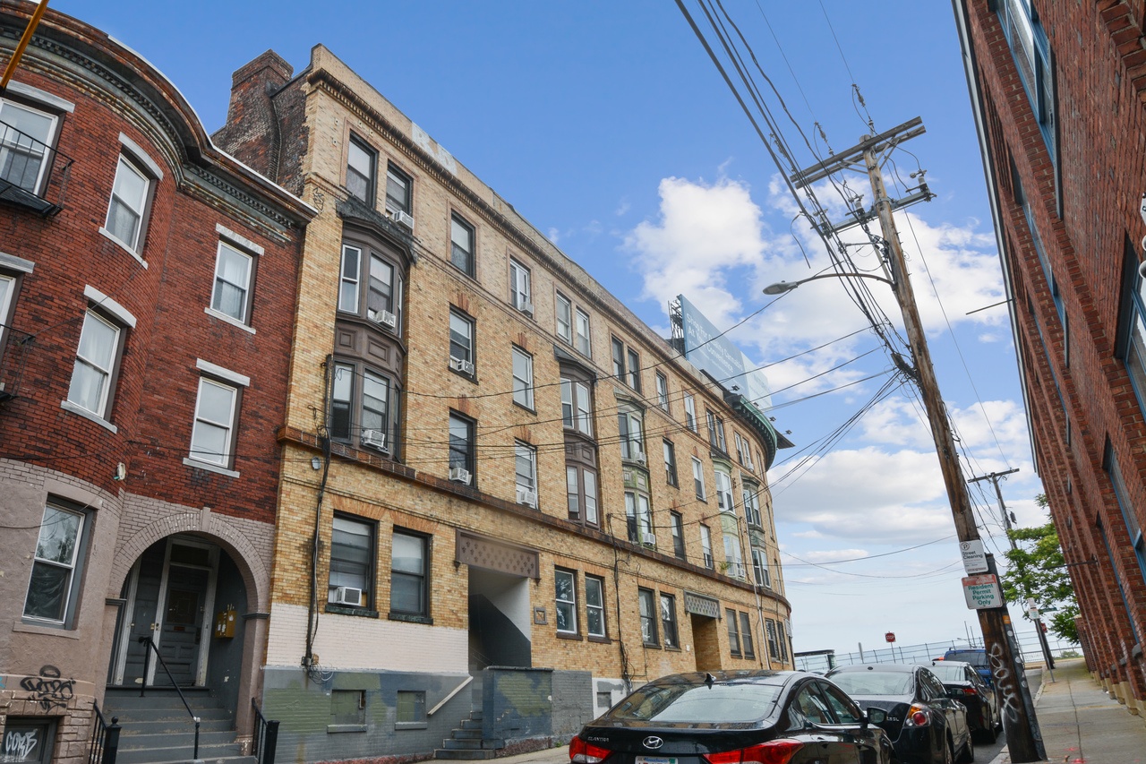  #442: Allston - Queen Bedroom B  -  #442: Allston  - Gallery -  12