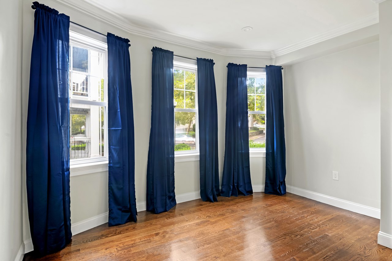  #569: Brighton - Queen Bedroom D  -  #569: Brighton  - Gallery -  3