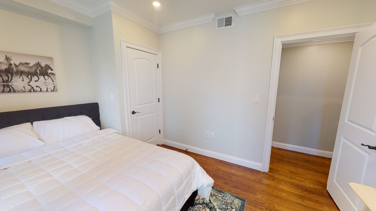 #569: Brighton - Queen Bedroom D - #569: Brighton - Gallery - 7