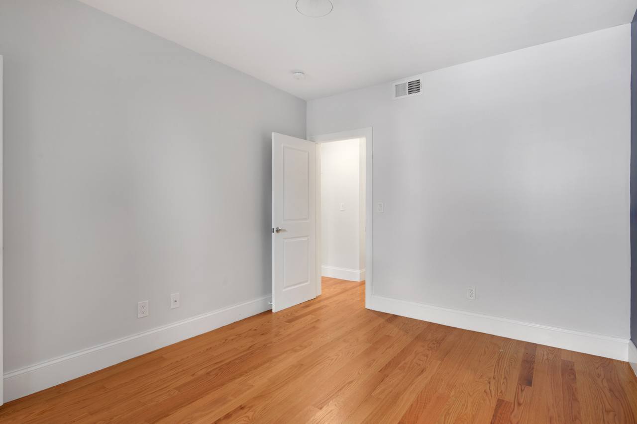  #680: Allston - Queen Bedroom C  -  #680: Allston  - Gallery -  15