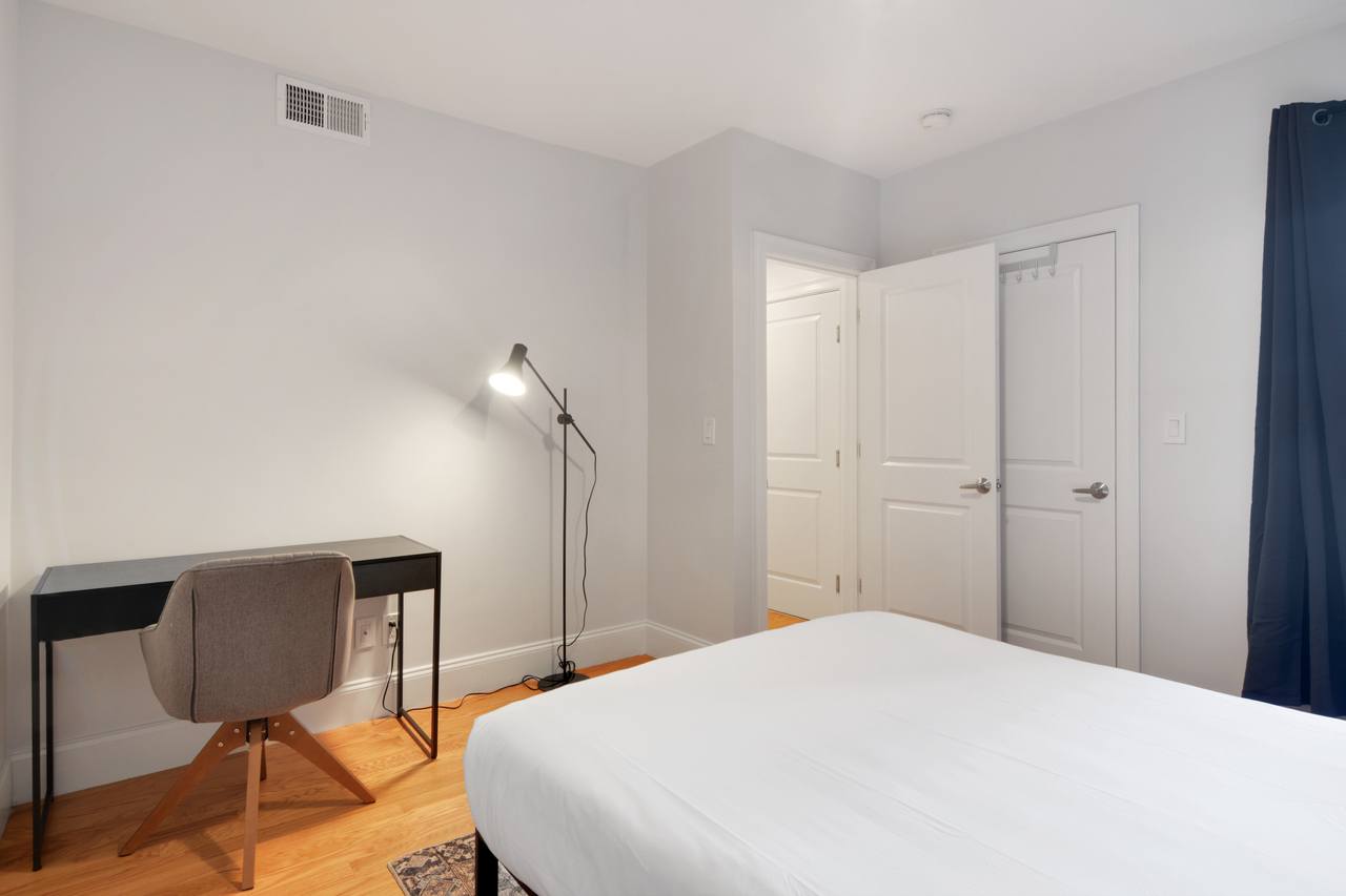 #680: Allston - Queen Bedroom D - 13