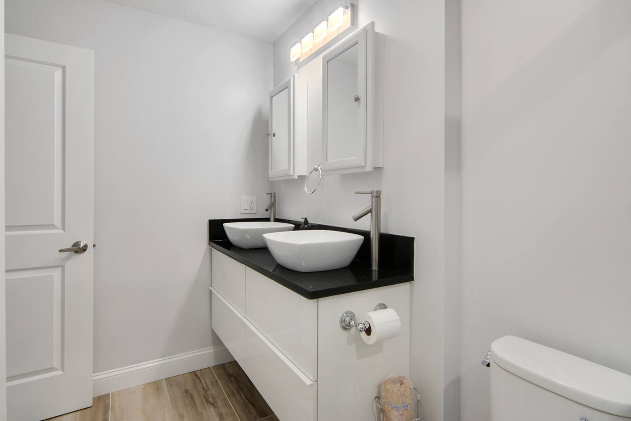 #680: Allston - Queen Bedroom A - 6