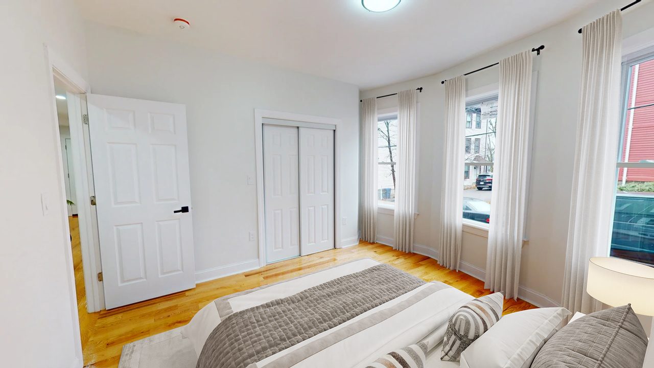 #990: Fort Hill - Queen Bedroom C - 1
