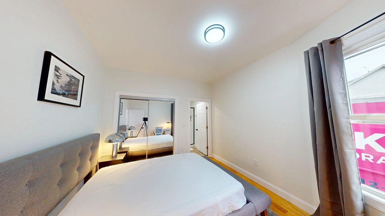 #990: Fort Hill - Queen Bedroom A - 2