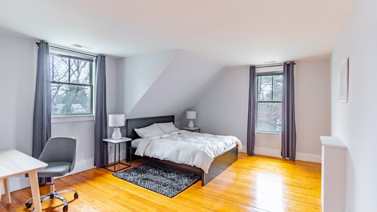 #1463: Newton Corner - Queen Bedroom E - 1