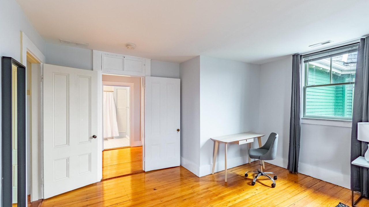 #1463: Newton Corner - Queen Bedroom E - 2