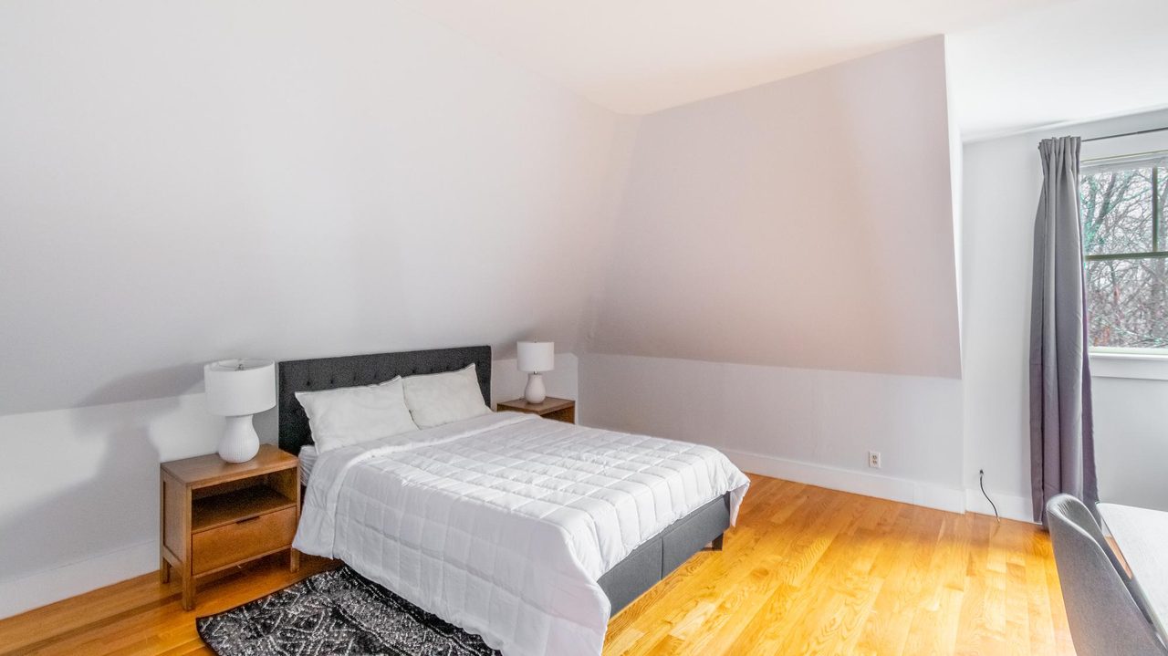  #1463: Newton Corner - Queen Bedroom C  -  #1463: Newton Corner  - Gallery -  20
