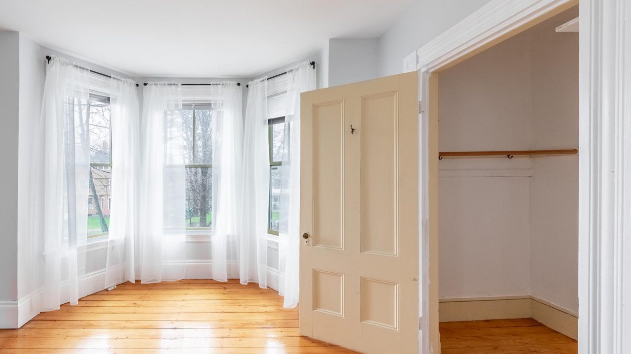  #1463: Newton Corner - Queen Bedroom C  -  #1463: Newton Corner  - Gallery -  9