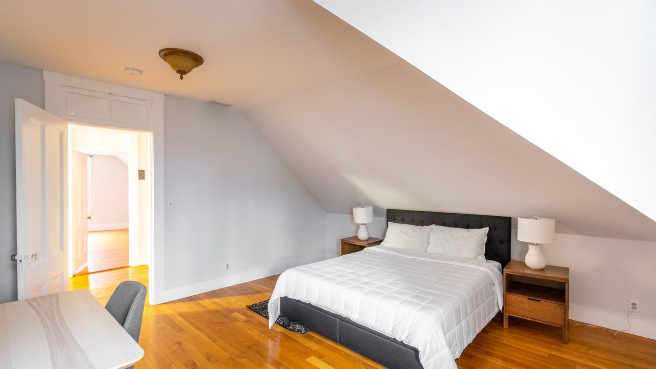  #1463: Newton Corner - Queen Bedroom C  -  #1463: Newton Corner  - Gallery -  17