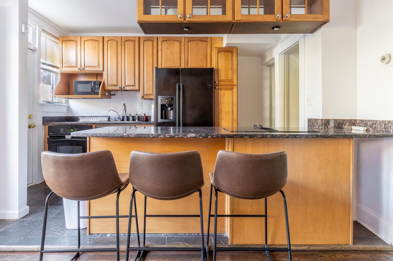 #1636: Near NorthEast - Full Bedroom B - #1636: Near NorthEast - Gallery - 10