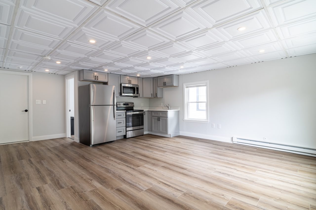 #1759: Somerville - Queen Room A - 16