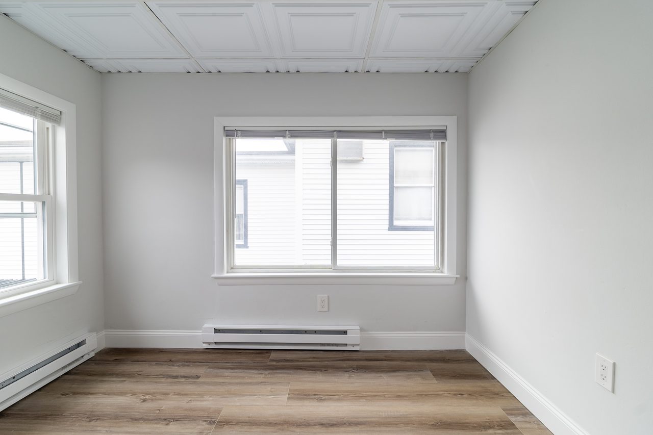 #1759: Somerville - Queen Room A - 11