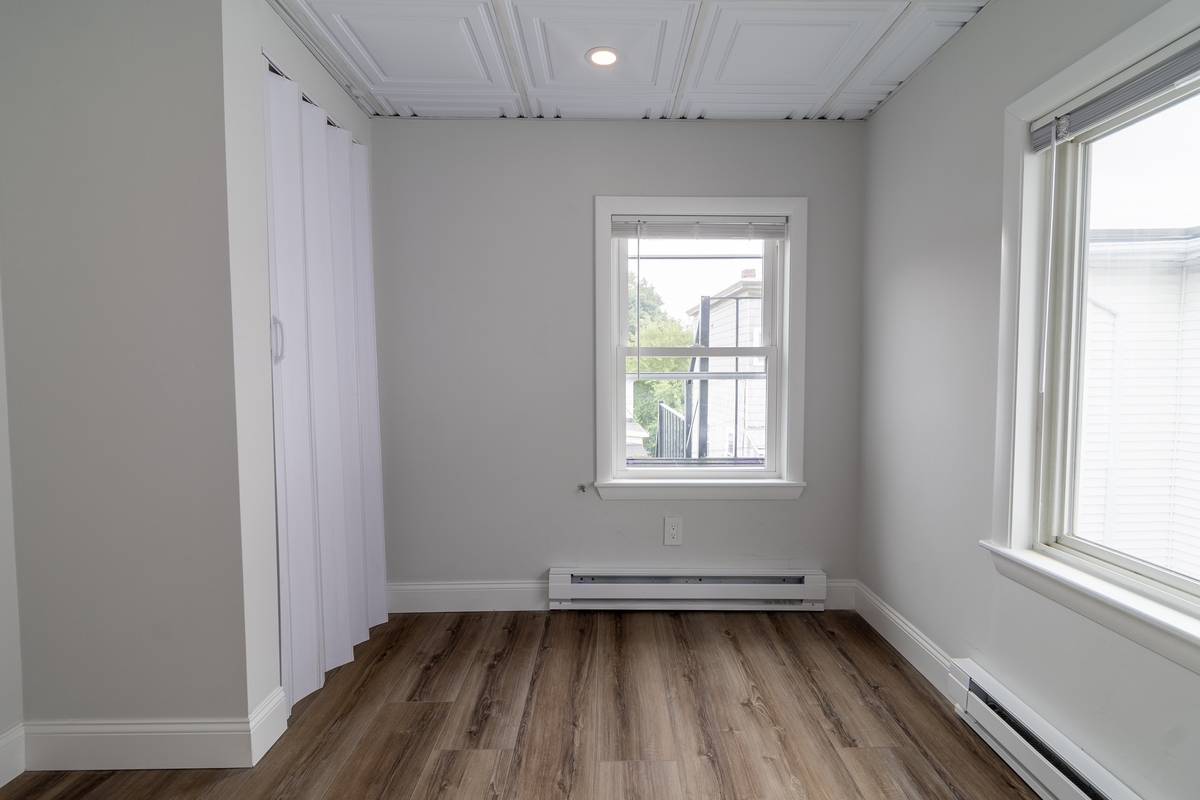 #1759: Somerville - Queen Room A - 12