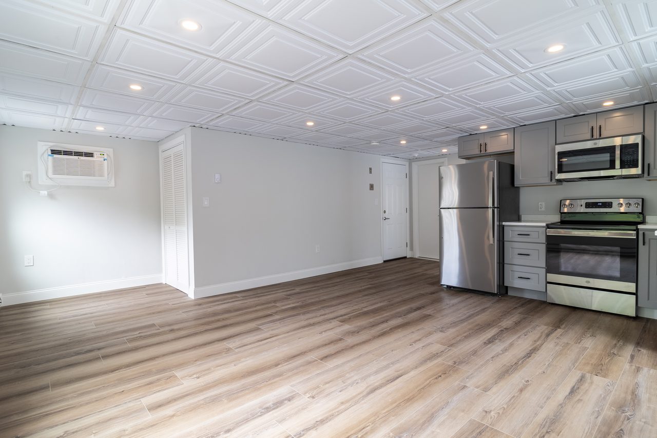 #1759: Somerville - Queen Room A - 13