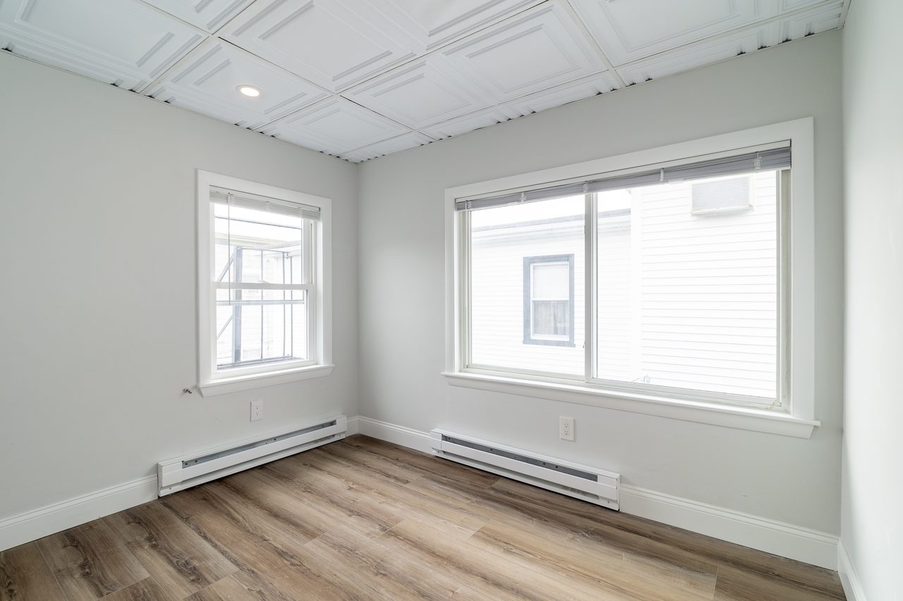 #1759: Somerville - Queen Room A - 10