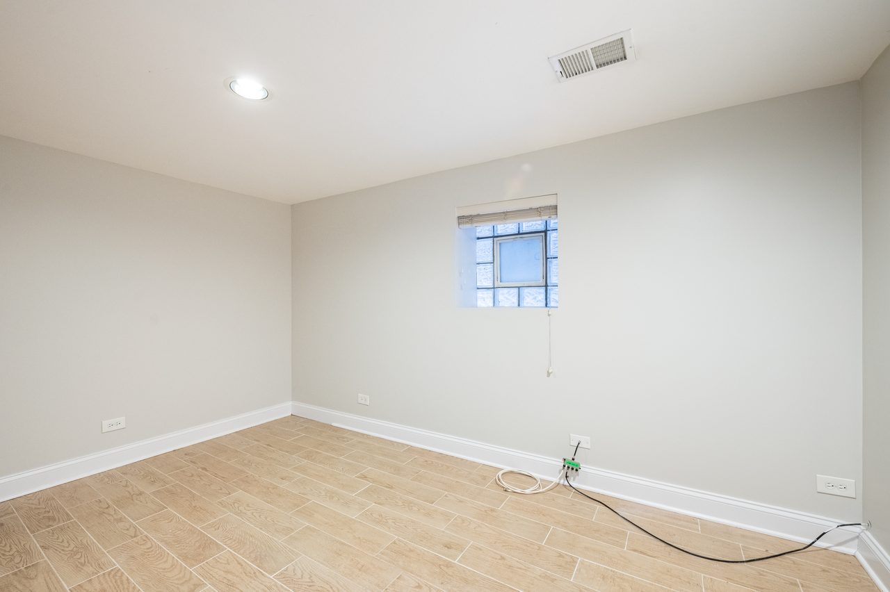  #1568: Logan Square - Full Bedroom C  -  #1568: Logan Square  - Gallery -  4