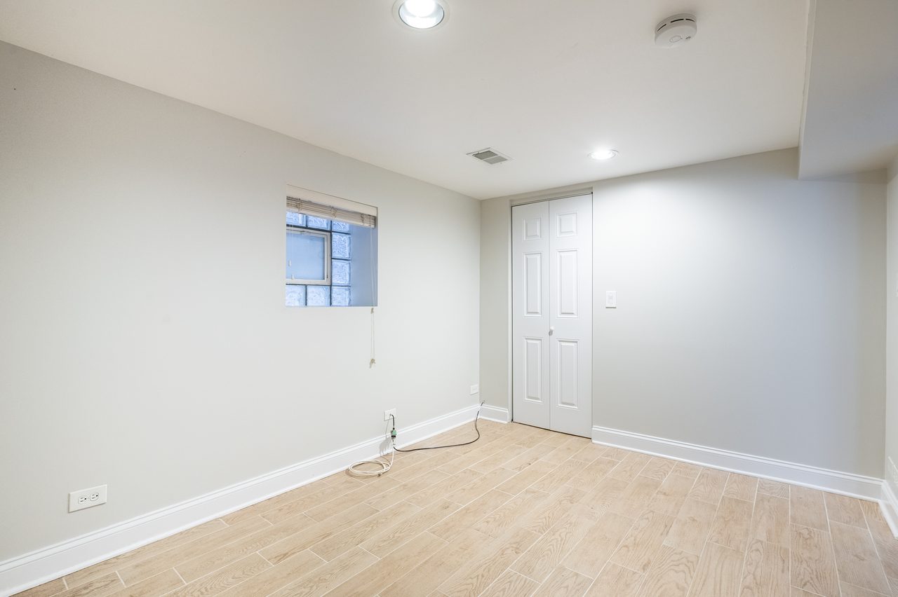  #1568: Logan Square - Full Bedroom C  -  #1568: Logan Square  - Gallery -  3