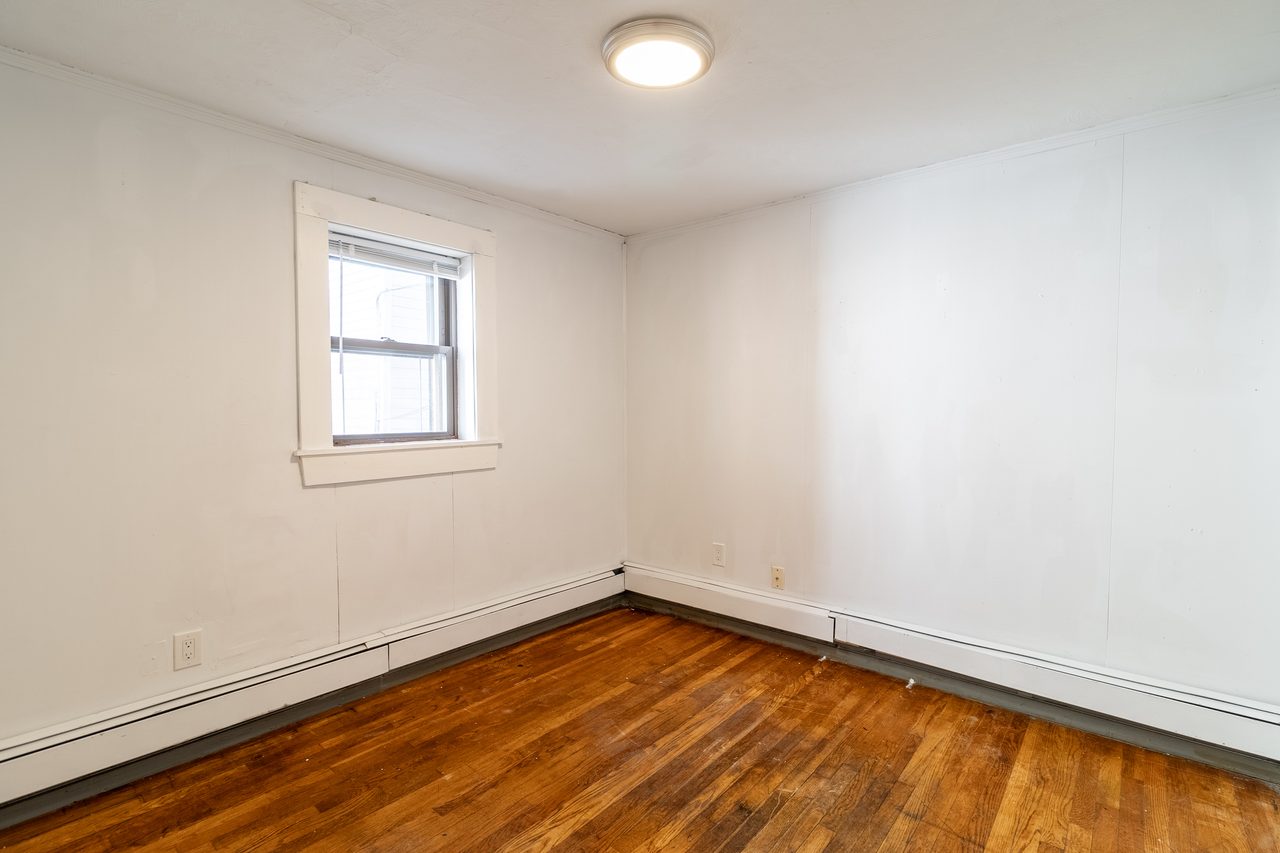#1752: South Boston - Queen Bedroom A - 11