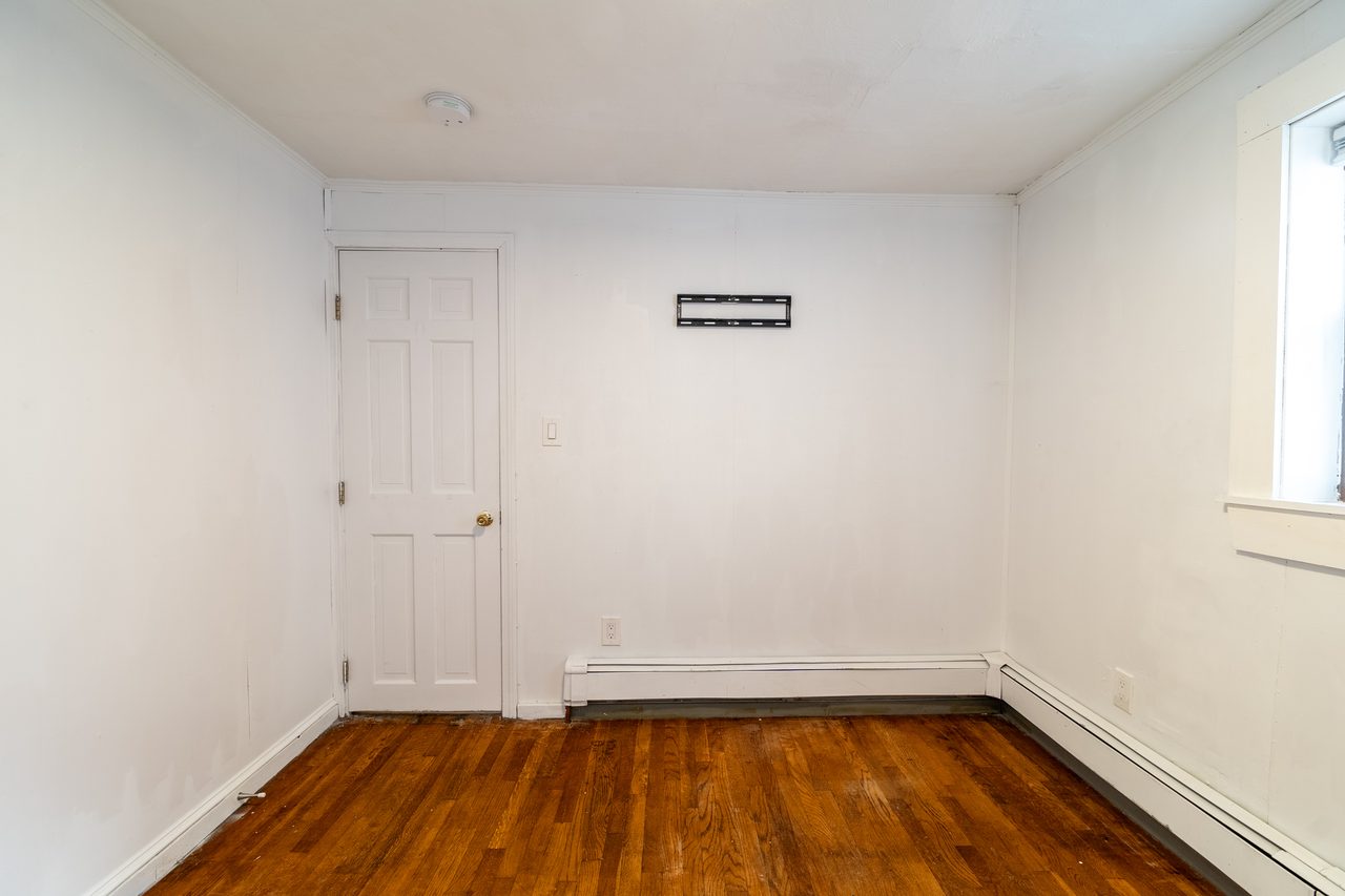 #1752: South Boston - Queen Bedroom A - 9