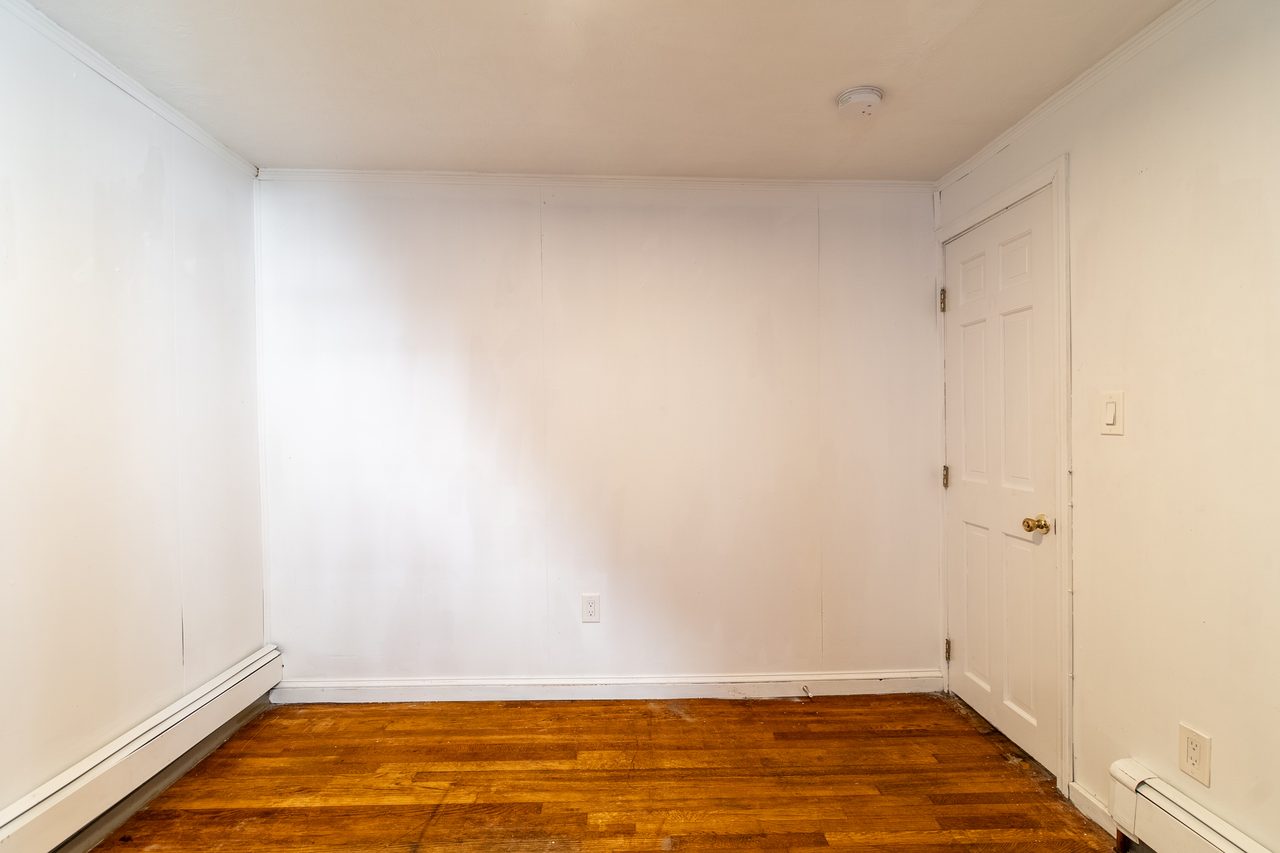 #1752: South Boston - Queen Bedroom A - 8