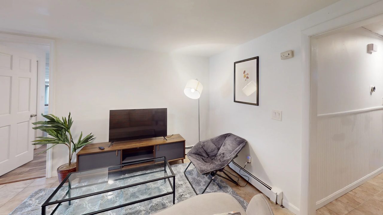 #1752: South Boston - Queen Bedroom A - 16