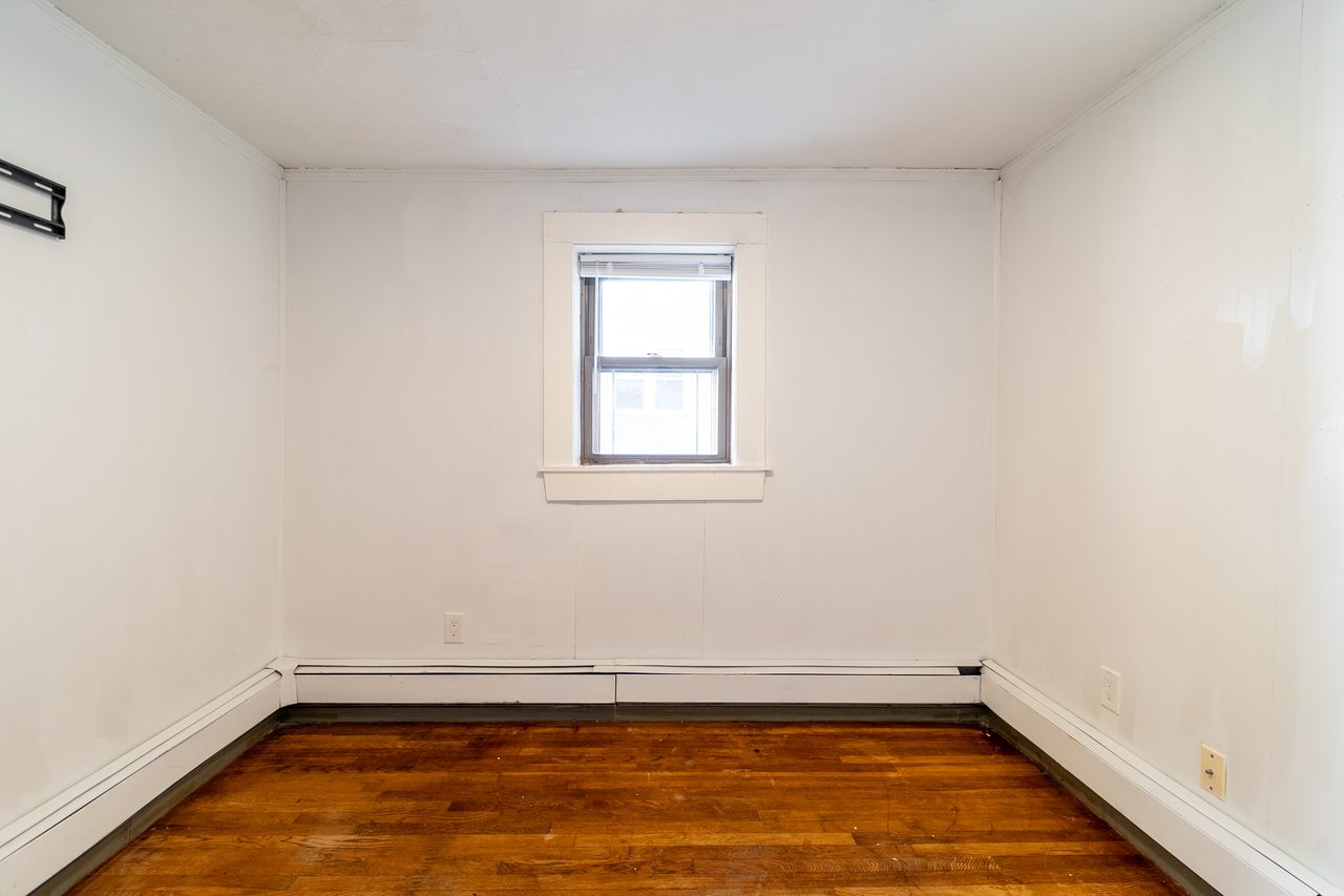 #1752: South Boston - Queen Bedroom A - 1