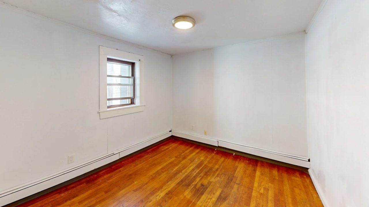 #1752: South Boston - Queen Bedroom A - 19