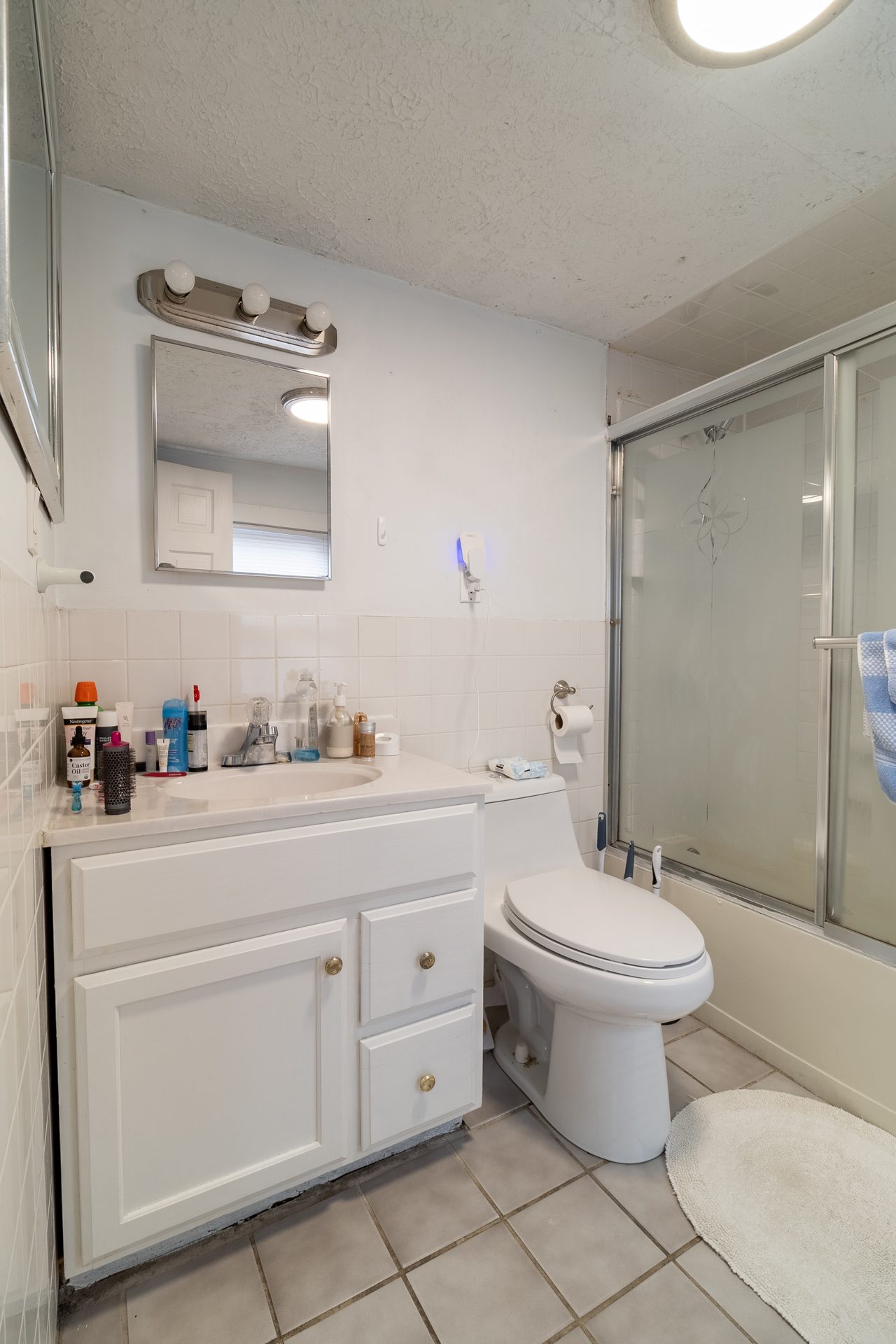 #1752: South Boston - Queen Bedroom E - 5