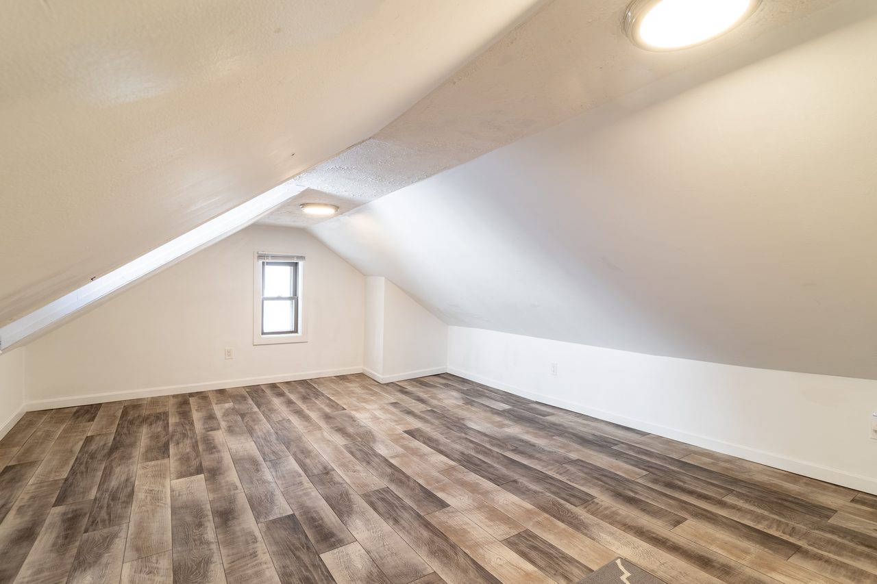 #1752: South Boston - Queen Bedroom E - 11