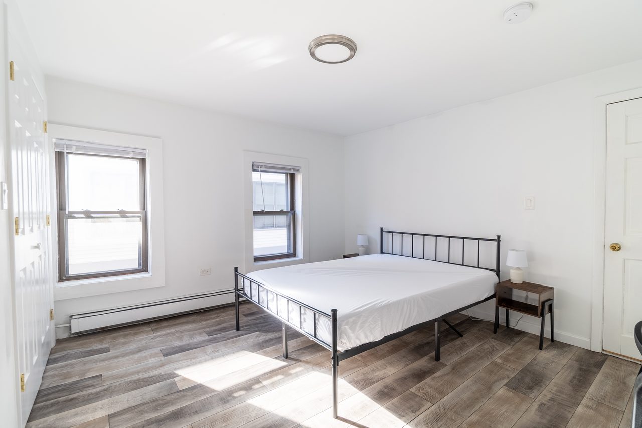 #1752: South Boston - Queen Bedroom B - 4