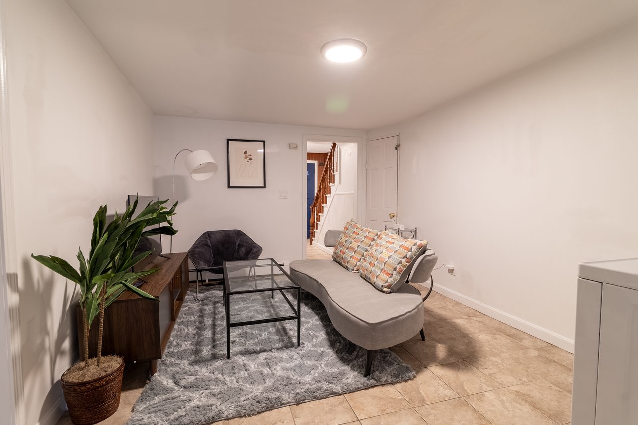 #1752: South Boston - Queen Bedroom B - 5