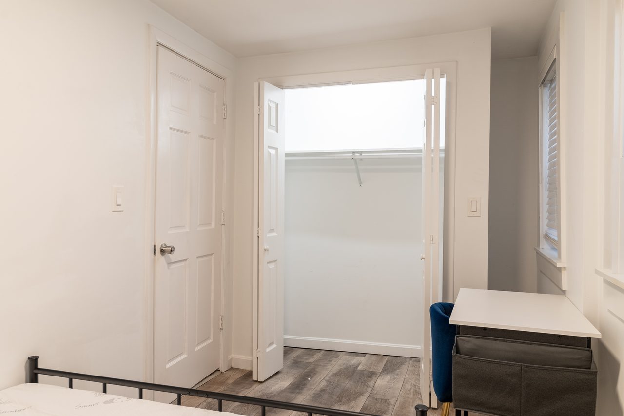 #1752: South Boston - Queen Bedroom C - 1