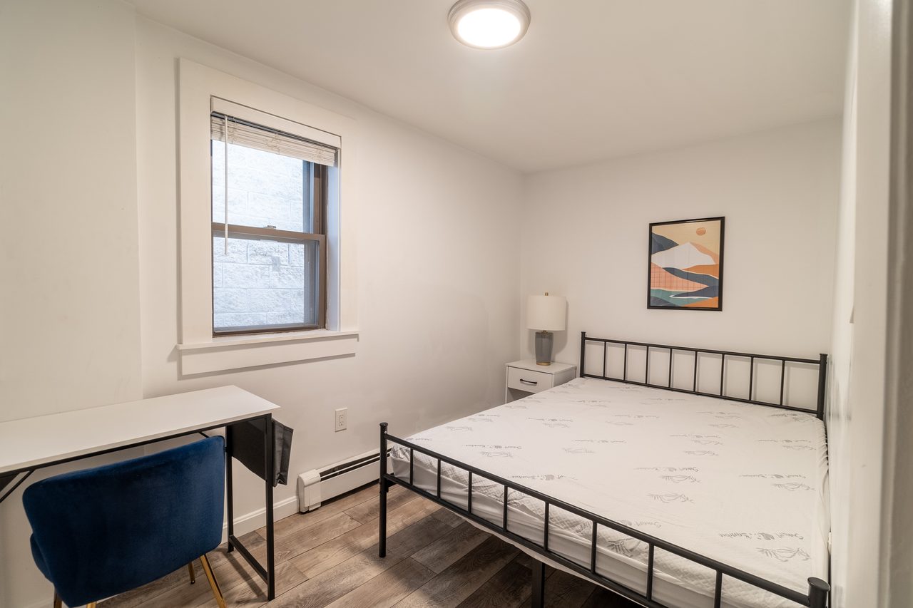 #1752: South Boston - Queen Bedroom C - 11