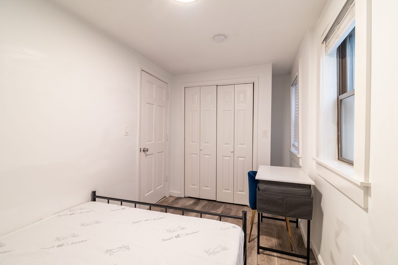 #1752: South Boston - Queen Bedroom C - 10