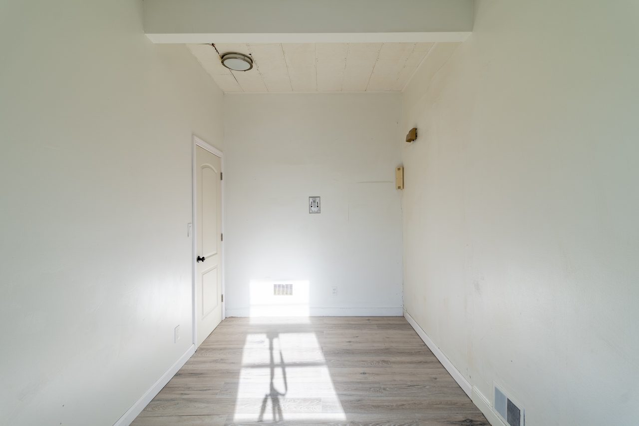  #1765: Brookline - Queen Room C  -  #1765: Brookline  - Gallery -  8