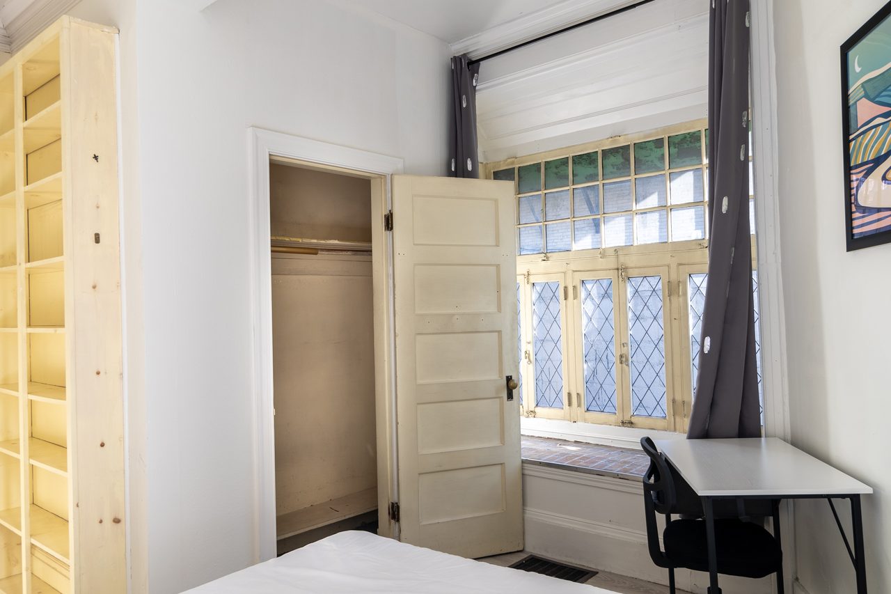  #1765: Brookline - Queen Room A  -  #1765: Brookline  - Gallery -  7