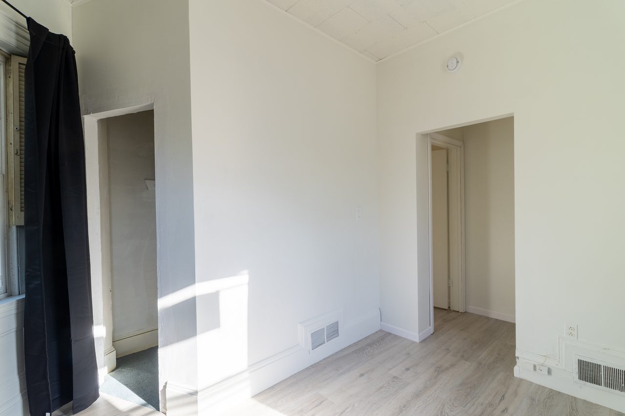  #1765: Brookline - Queen Room D  -  #1765: Brookline  - Gallery -  8