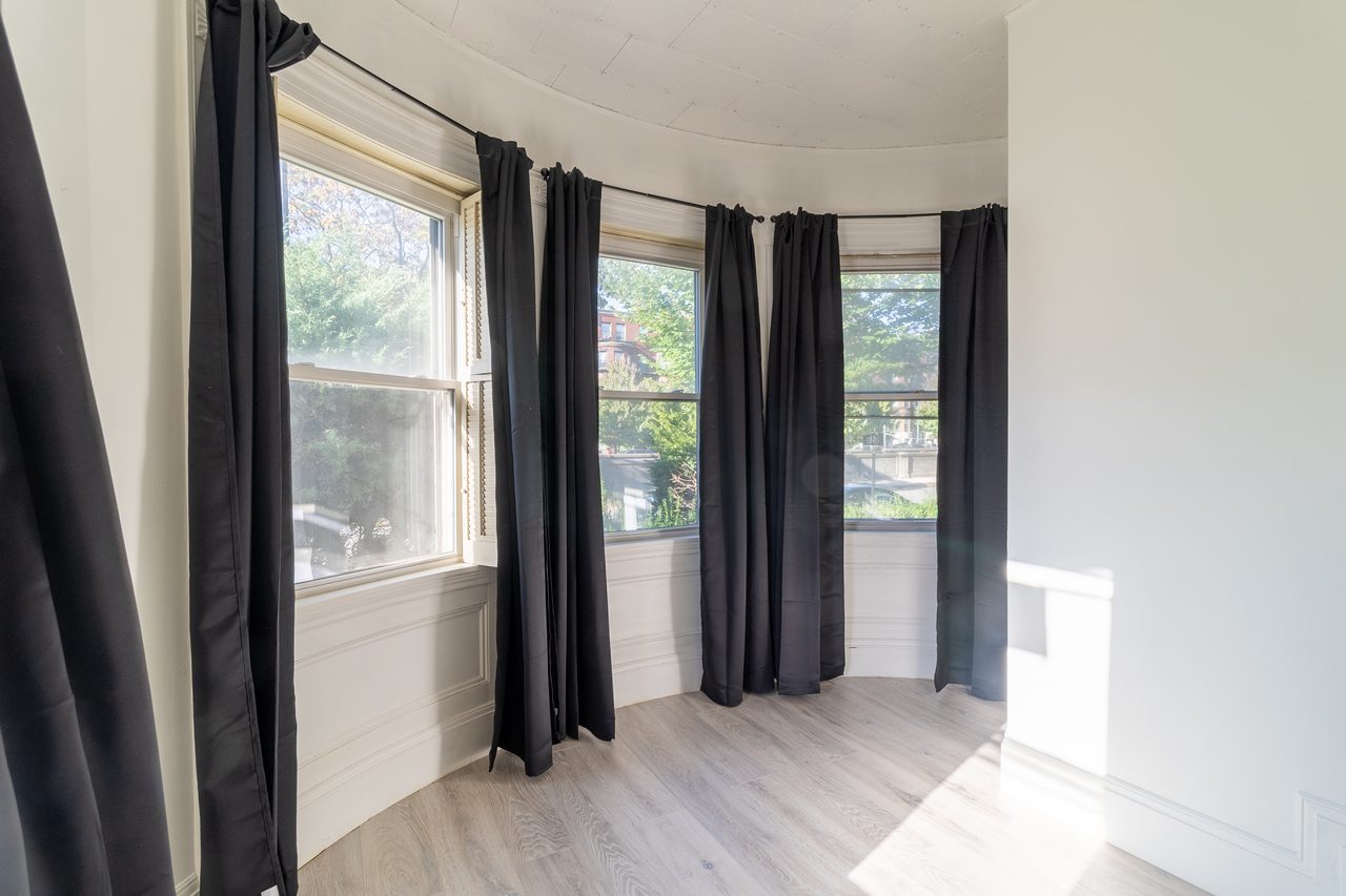  #1765: Brookline - Queen Room D  -  #1765: Brookline  - Gallery -  7
