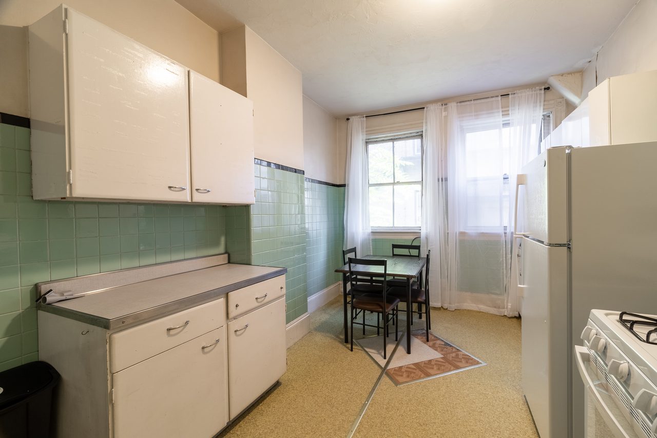  #1765: Brookline - Queen Room D  -  #1765: Brookline  - Gallery -  6