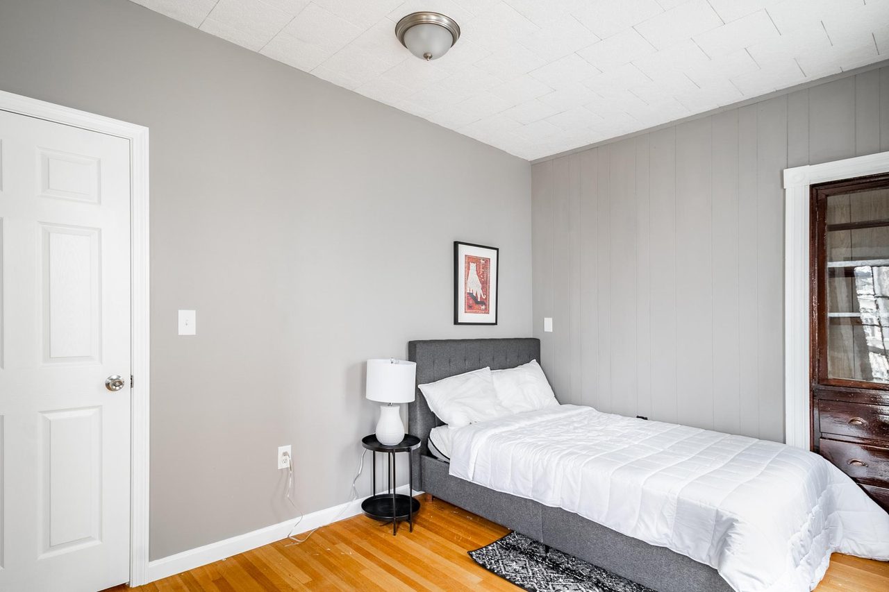  #1702: Somerville - Full Bedroom C  -  #1702: Somerville  - Gallery -  9