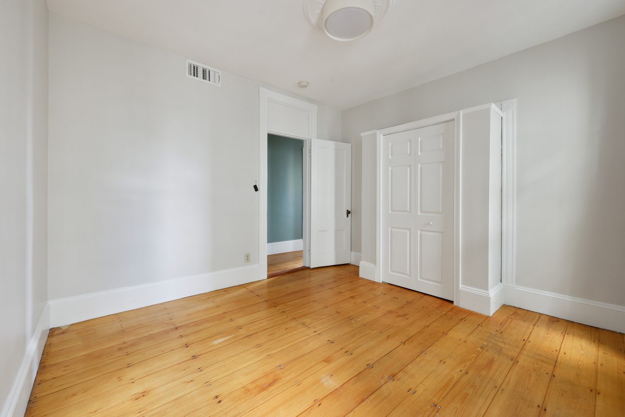  #751: Inman Square - Queen Bedroom C  -  #751: Inman Square  - Gallery -  16